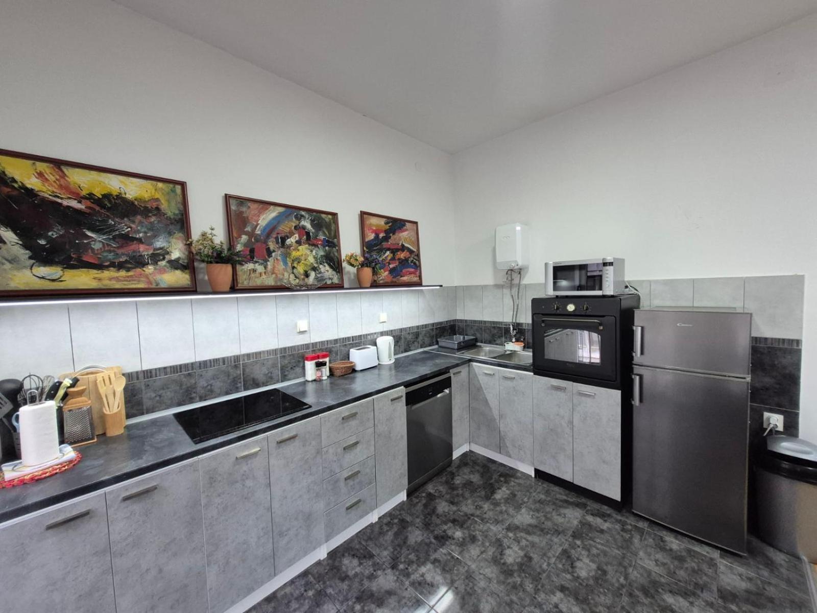 Authentic Belgrade Centre Apartments For Large Groups, Republic Square - Up To 47 People In 5 Apartments Cameră foto